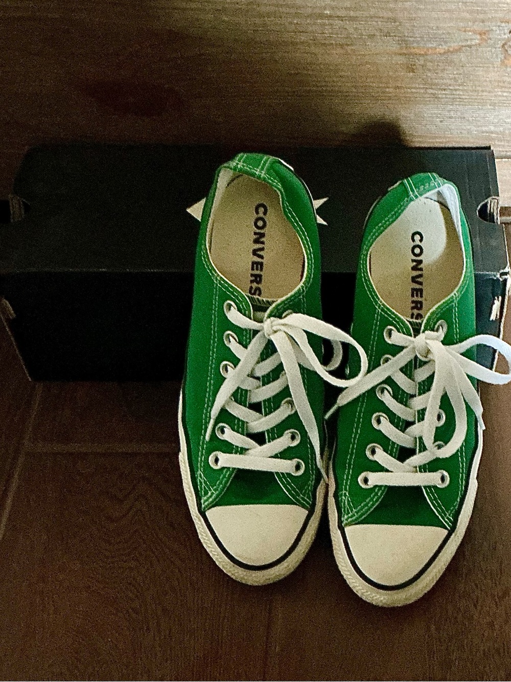 Converse Women’s Green Canvas Low-Top Sneakers with White Accents - Picture 3 of 3